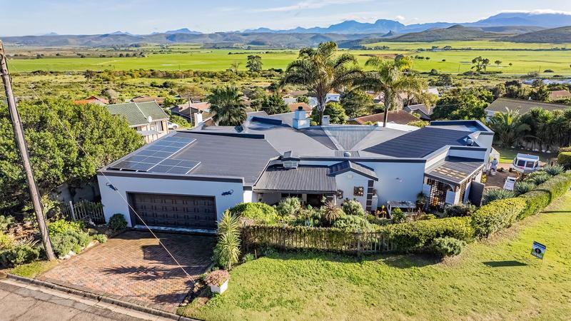 5 Bedroom Property for Sale in Fraaiuitsig Western Cape